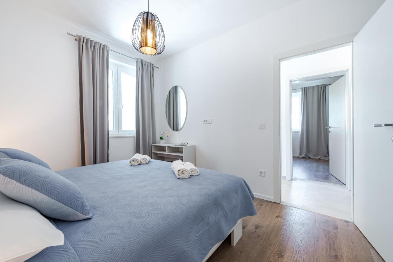 Amazing Sea View Petra & Paula Apartman Slano