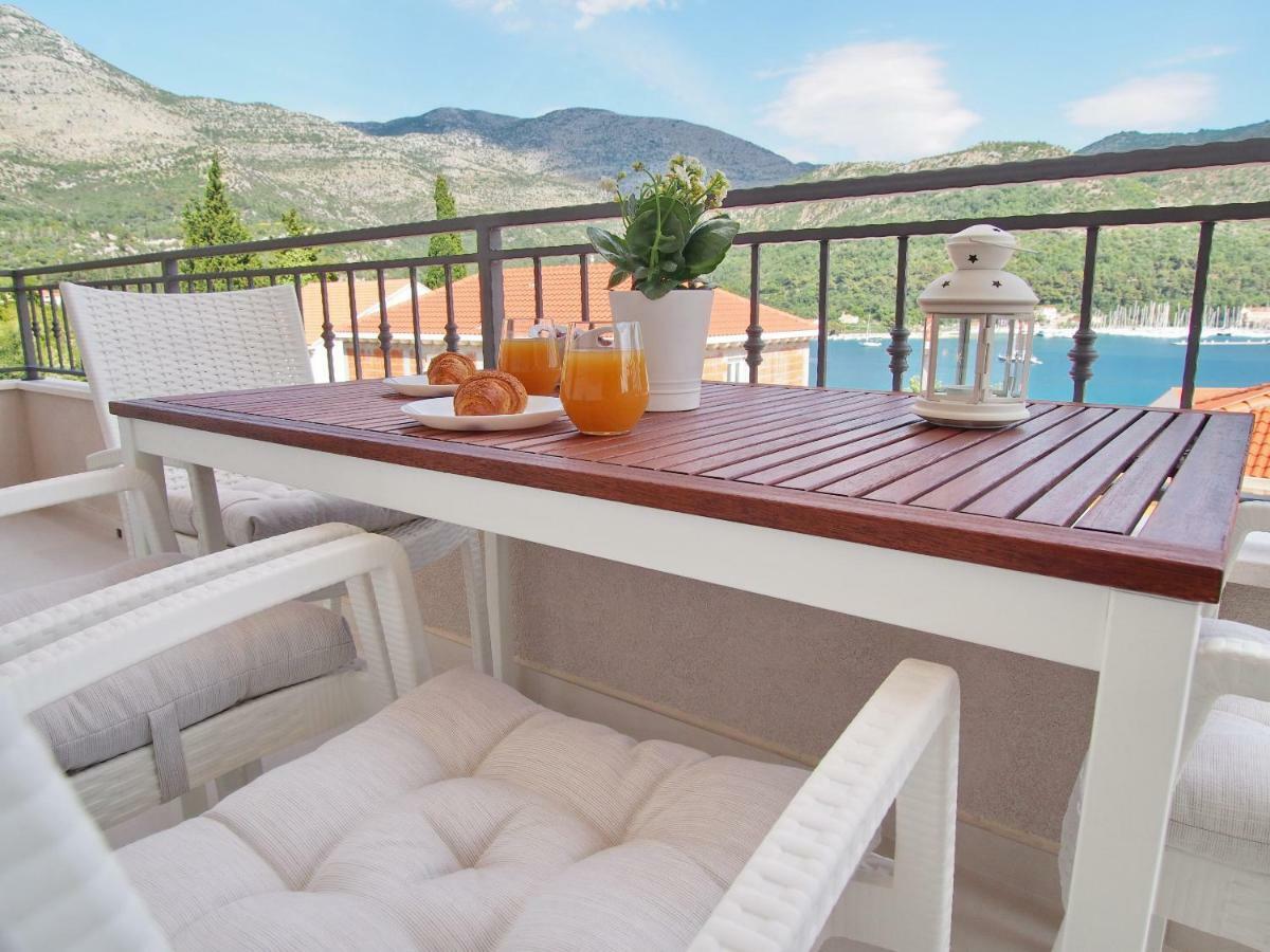 Amazing Sea View Petra & Paula Apartman *