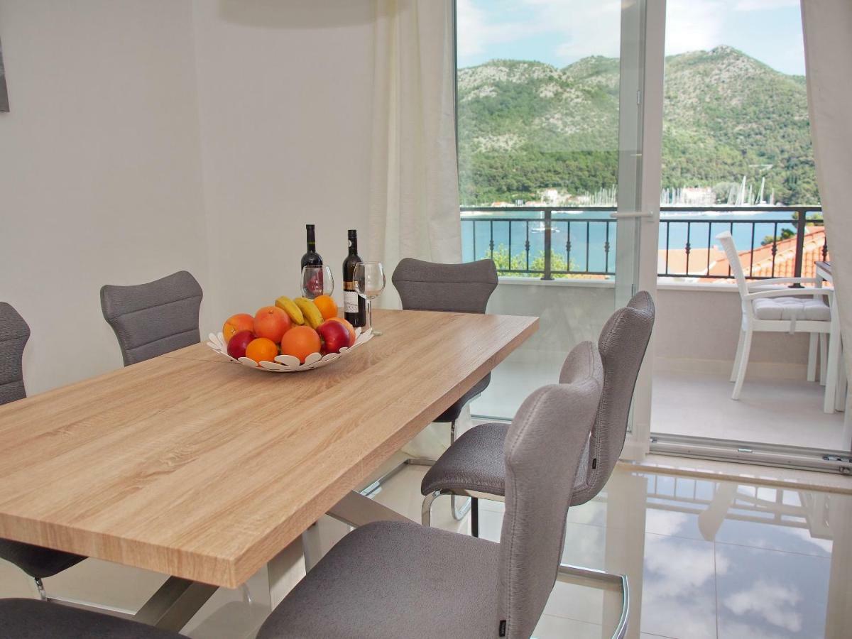 Amazing Sea View Petra & Paula Apartman *