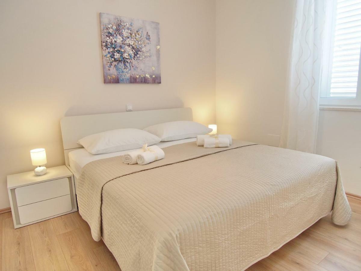 Amazing Sea View Petra & Paula Apartman Slano